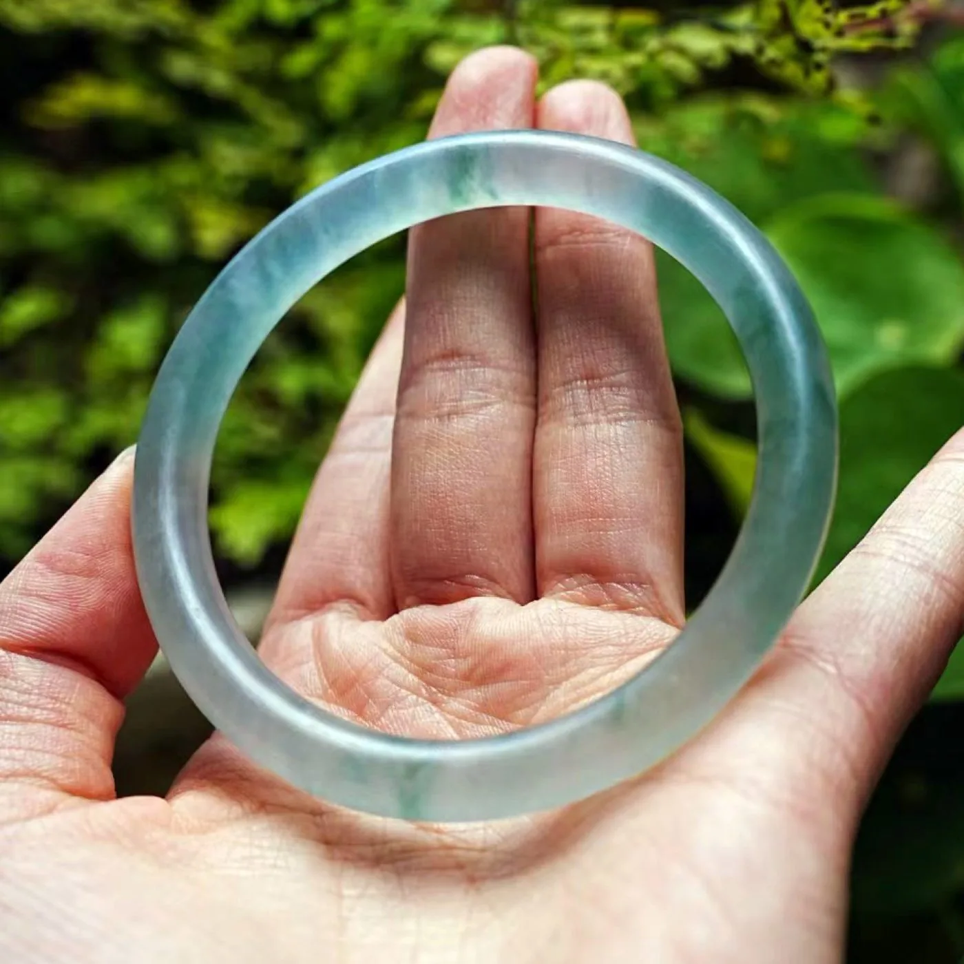 晴水翡翠手镯